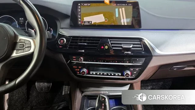 BMW 5 Series (G30) 2019 Белый из Кореи, фото 5