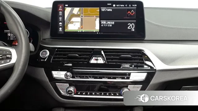 BMW 5 Series (G30) 2023 Черный из Кореи, фото 5