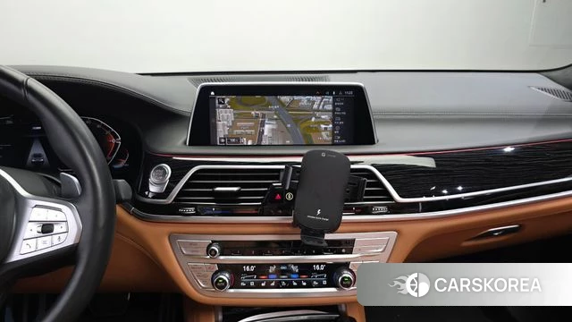 BMW 7 Series (G11) 2021 Серебристо-серый из Кореи, фото 5
