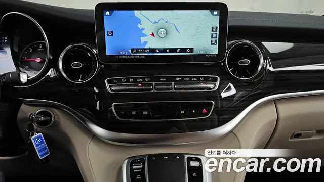 Mercedes-Benz V-Class 2023 Белый из Кореи, фото 5