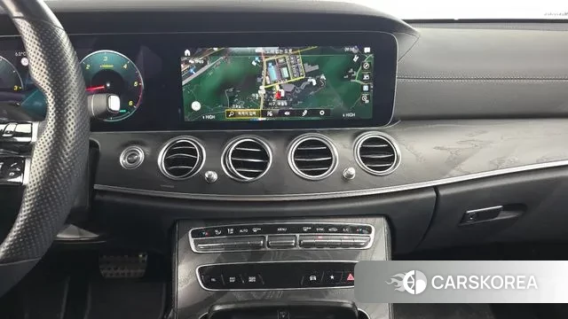 Mercedes-Benz E-Class W213 2022 Белый из Кореи, фото 5