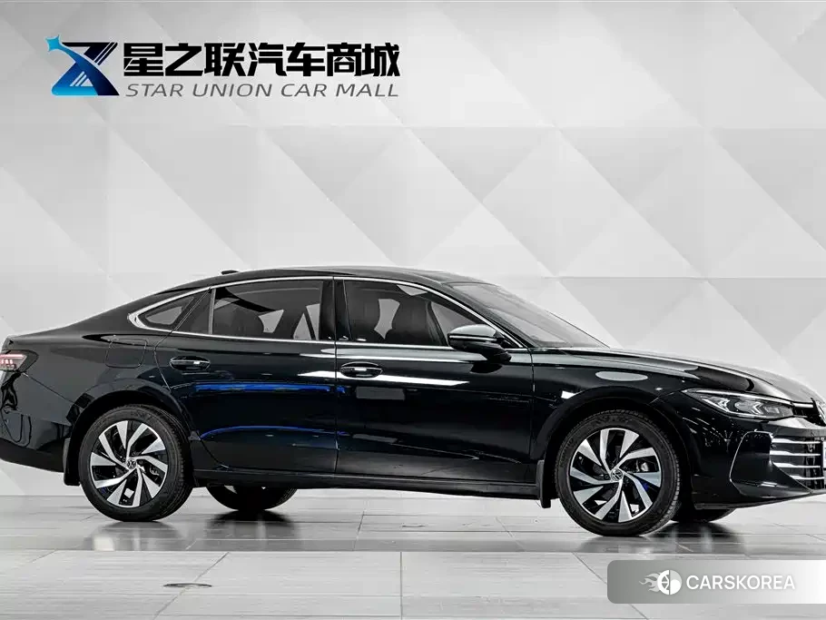 Volkswagen Passat 2026 Черный из Китая, фото 5