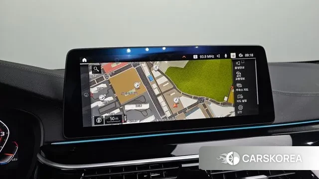 BMW 5 Series (G30) 2022 Белый из Кореи, фото 5