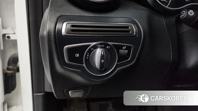 Mercedes-Benz C-Class W205 2020 Белый из Кореи, фото 5