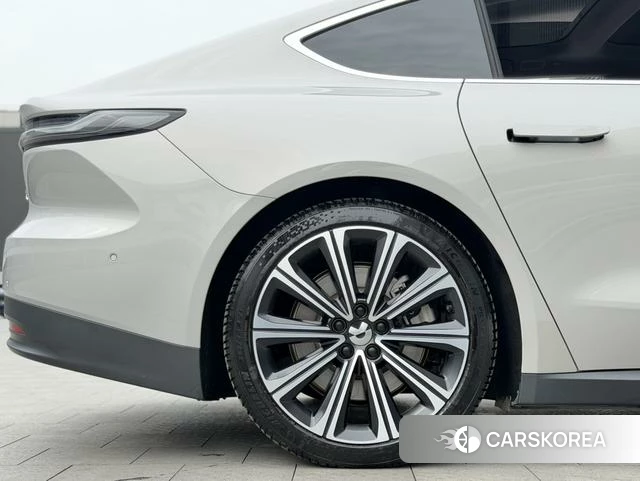 Weilai ET7 2025 Серебристо-серый из Китая, фото 5