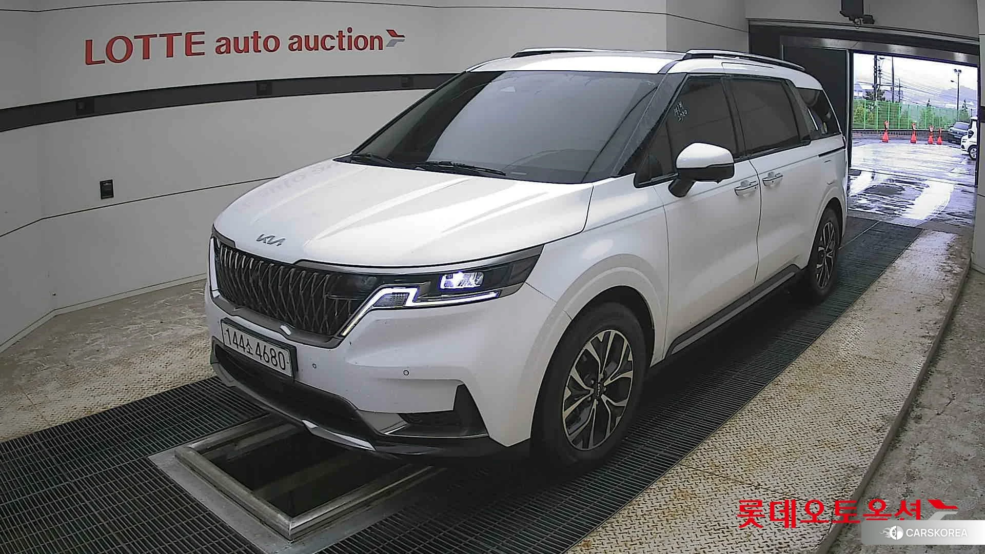 Kia Carnival 2023 Белый из Кореи, фото 5