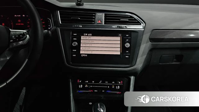Volkswagen Tiguan second Generation 2022 Белый из Кореи, фото 5