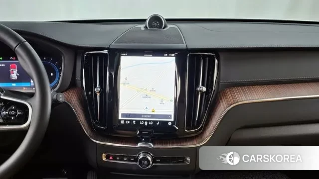 Volvo XC60 second Generation 2024 Белый из Кореи, фото 5