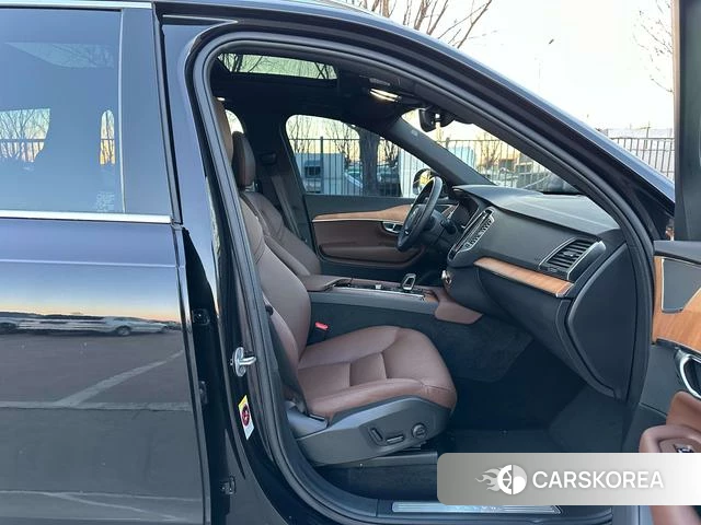 Volvo XC90 2024 Черный из Китая, фото 5