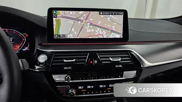 BMW 5 Series (G30) 2022 Белый из Кореи, фото 5