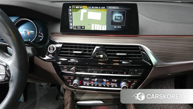 BMW 5 Series (G30) 2018 Синий из Кореи, фото 5
