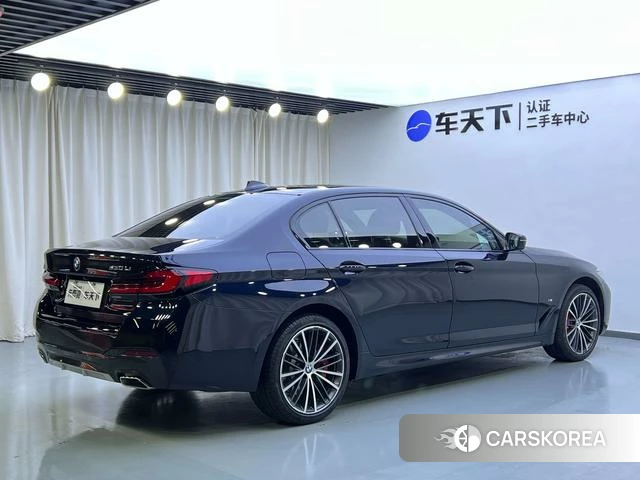 BMW 5 series 2022 Черный из Китая, фото 5