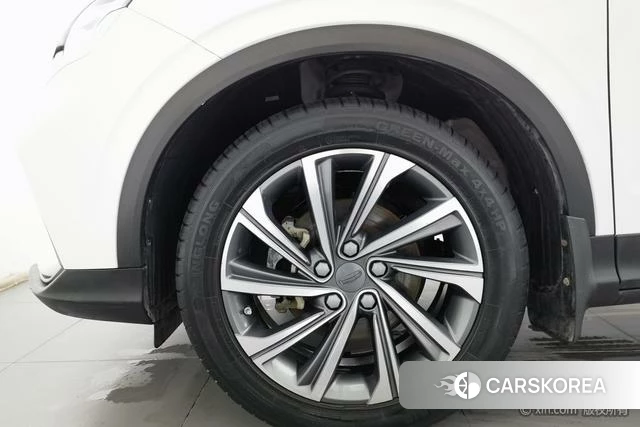 Geely Automobile Binyue 2019 Белый из Китая, фото 5