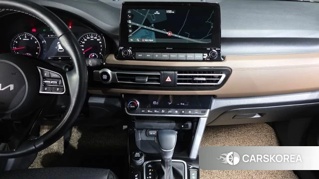 Kia Seltos 2022 Белый из Кореи, фото 5