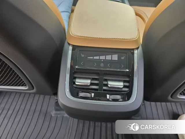 Volvo XC90 second Generation 2022 Белый из Кореи, фото 5