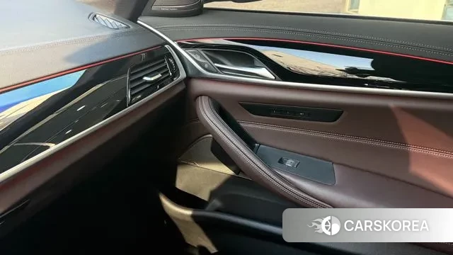 BMW 5 Series (G30) 2021 Черный из Кореи, фото 5