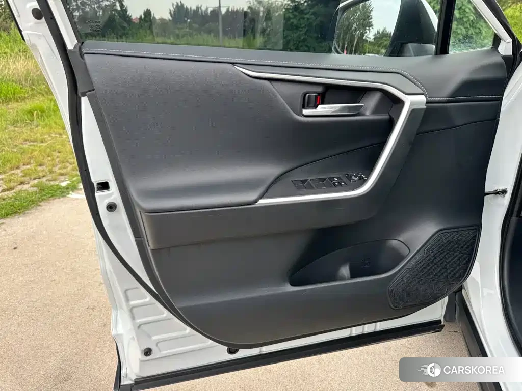 Toyota RAV4 2024 Белый из Китая, фото 5