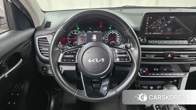 Kia Seltos 2022 Белый из Кореи, фото 5
