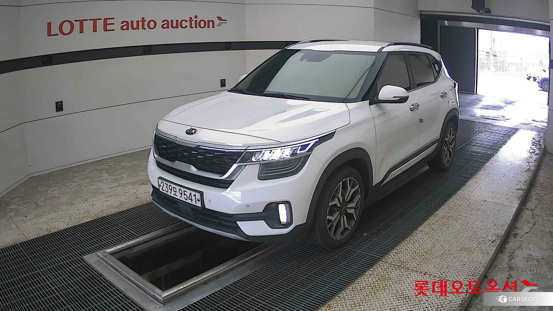 Kia Seltos 2021 Белый из Кореи, фото 5