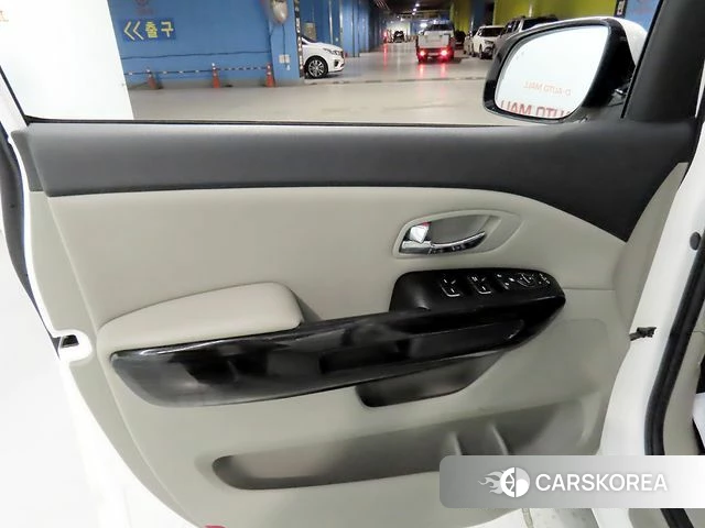 Kia The New Carnival 2019 Белый из Кореи, фото 5