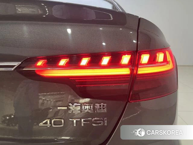 Audi A4L 2021 Темно-серый из Китая, фото 5