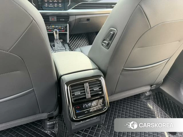 Volkswagen Passat 2022 Черный из Китая, фото 5