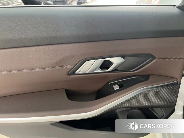 BMW 3 series 2024 Белый из Китая, фото 5