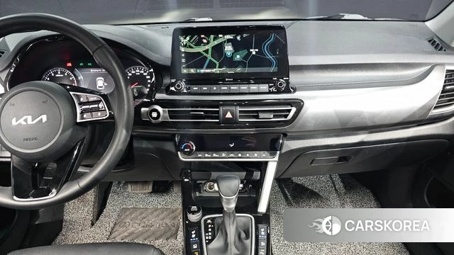 Kia Seltos 2022 Белый из Кореи, фото 5