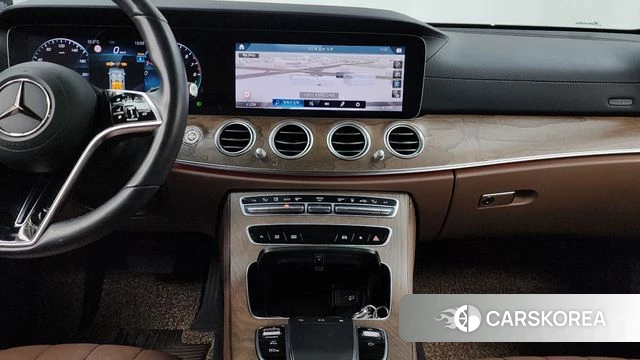 Mercedes-Benz E-Class W213 2023 Белый из Кореи, фото 5