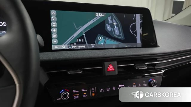 Kia EV6 2023 Серебристо-серый из Кореи, фото 5
