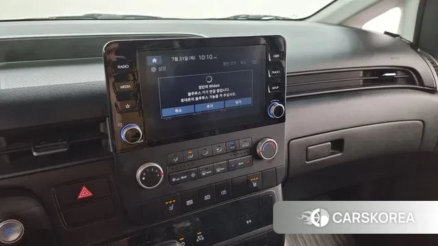 Hyundai Staria 2023 Желтый из Кореи, фото 5