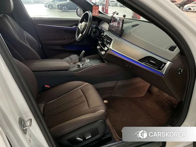 BMW 5 series 2024 Белый из Китая, фото 5