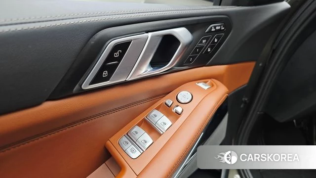 BMW X7 (G07) 2024 Коричневый из Кореи, фото 5