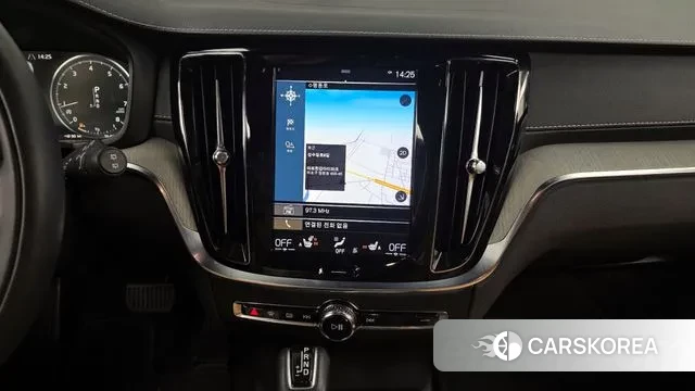 Volvo V60 Cross-Country 2nd Generation 2019 Белый из Кореи, фото 5