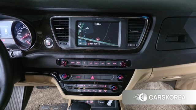 Kia The New Carnival 2019 Белый из Кореи, фото 5
