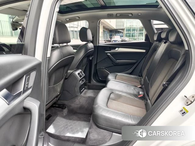 Audi Q5L 2019 Белый из Китая, фото 5