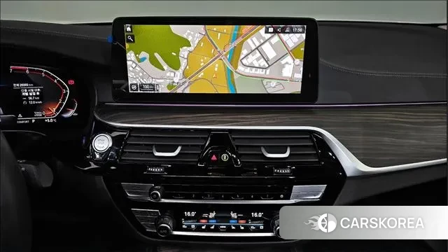 BMW 5 Series (G30) 2023 Белый из Кореи, фото 5