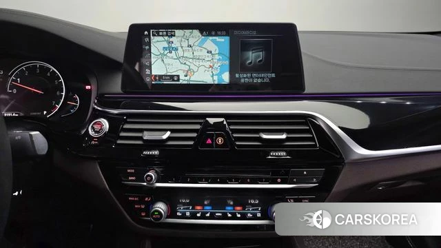 BMW 5 Series (G30) 2018 Белый из Кореи, фото 5