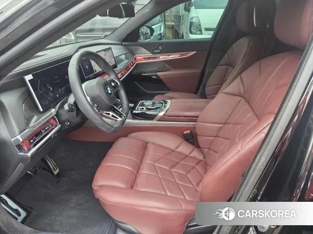 BMW 7 Series (G70) 2024 Черный из Кореи, фото 5