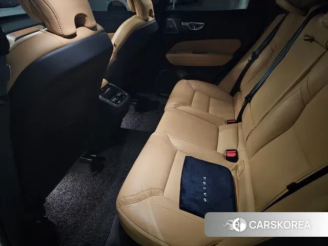 Volvo XC60 second Generation 2024 Белый из Кореи, фото 5