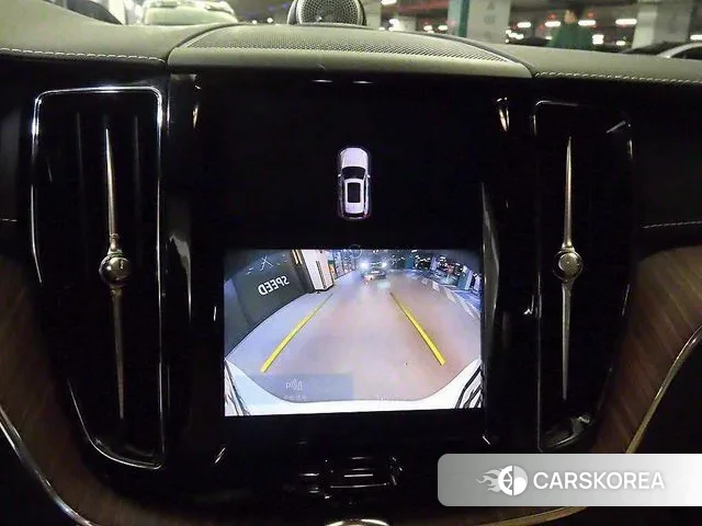 Volvo XC60 second Generation 2021 Белый из Кореи, фото 5