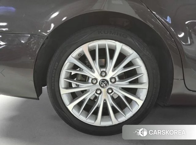 Toyota Camry (XV70) 2018 Коричневый из Кореи, фото 5