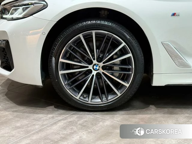 BMW 5 series 2023 Белый из Китая, фото 5