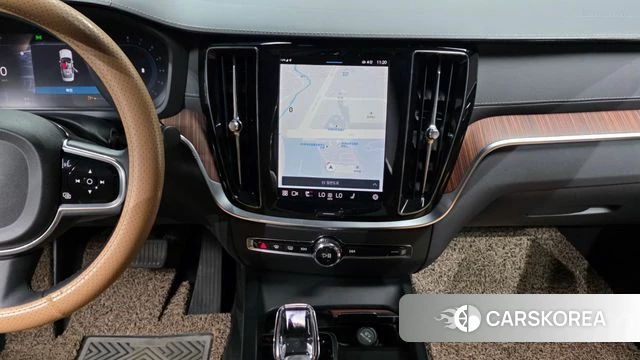 Volvo S60 3rd generation 2023 Белый из Кореи, фото 5