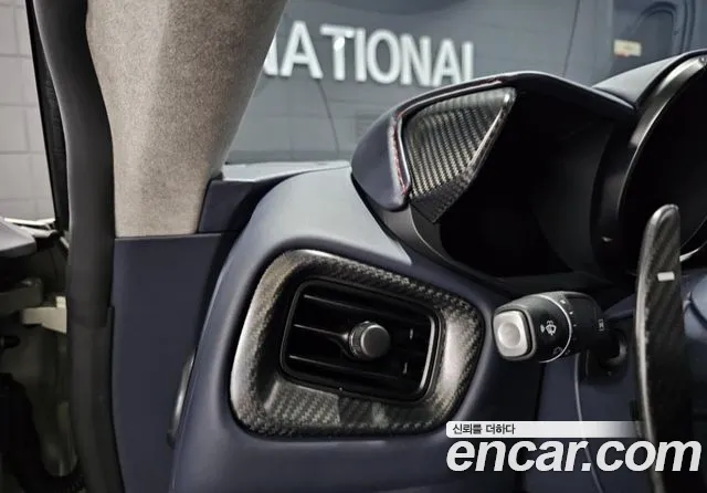 Aston Martin Vantage 2nd Generation id 2627008 из Кореи 5