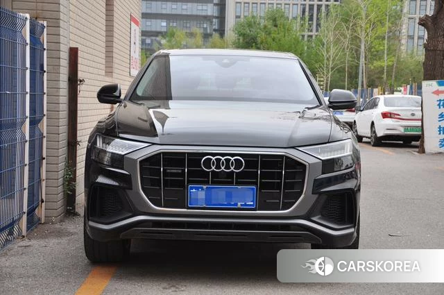 Audi Q8 2022 Черный из Китая, фото 5
