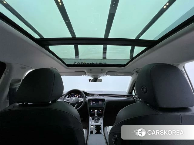 Volkswagen Magotan 2025 Черный из Китая, фото 5