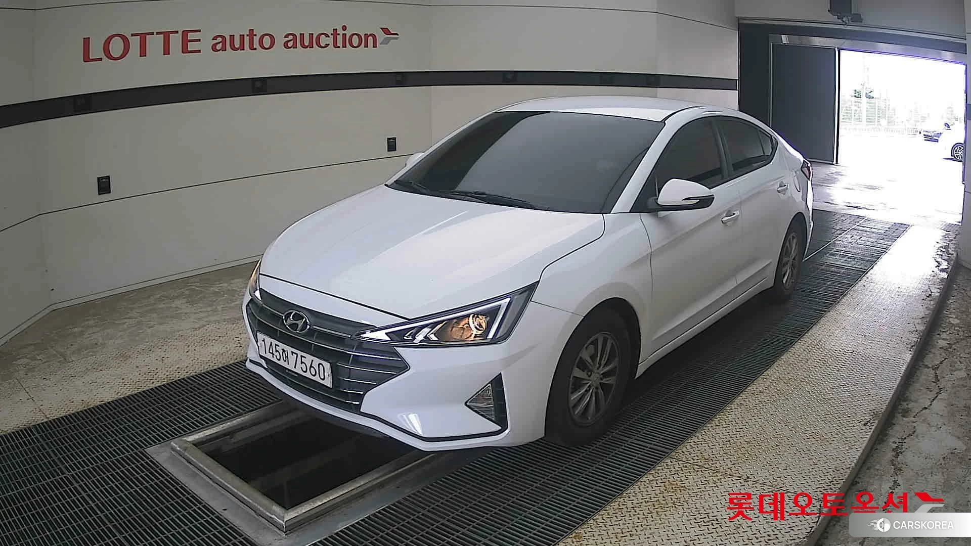 Hyundai Avante 2020 Polar White из Кореи, фото 5