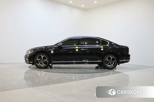 Volkswagen Magotan 2024 Черный из Китая, фото 5