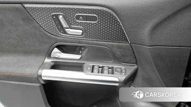 Mercedes-Benz GLA - Class H247 2025 Черный из Кореи, фото 5